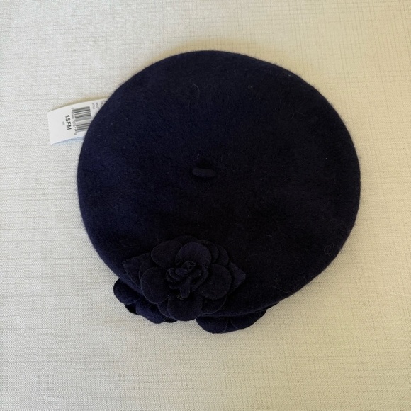 BETMAR New York Wool Blend Navy Blue Flower Beret French Hat Winter Fall Classic - Picture 4 of 9